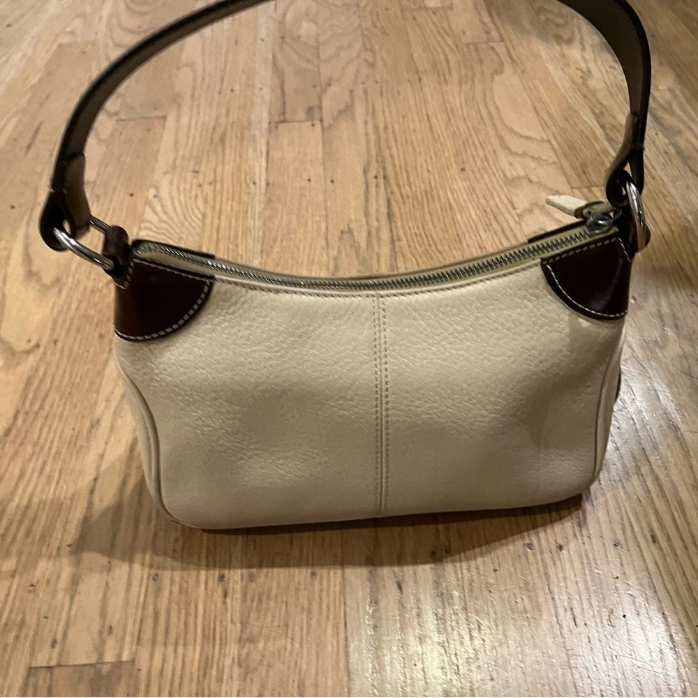 Small structured leather purse